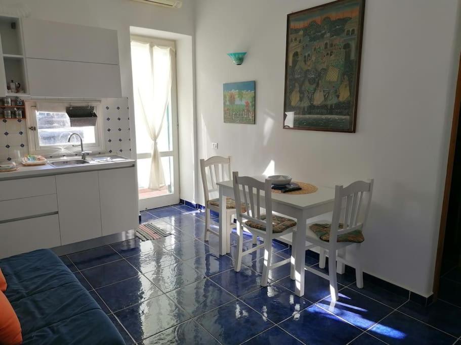 Grazioso Appartamento A Ischia Zona Pilastri Buitenkant foto